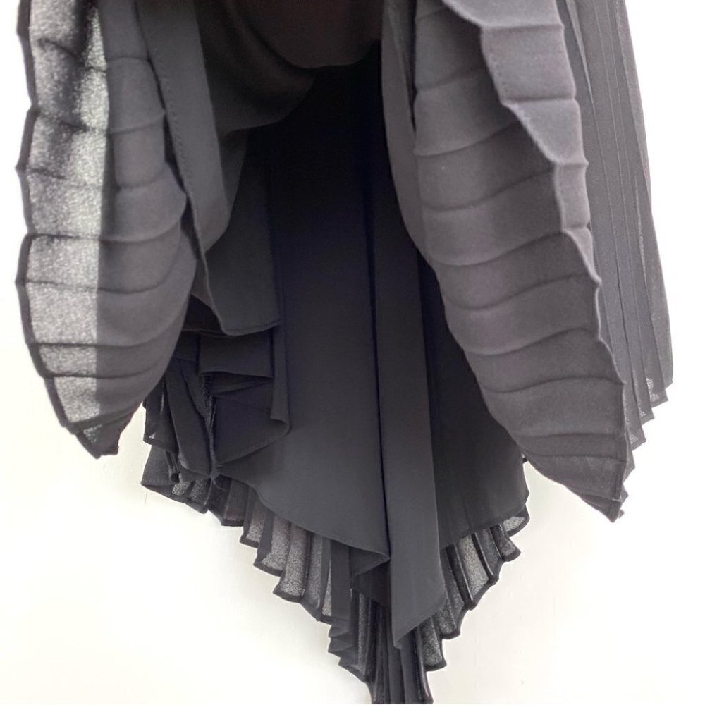 Max Studio sleeveless  top with accordion pleats - Picture 8 of 11
